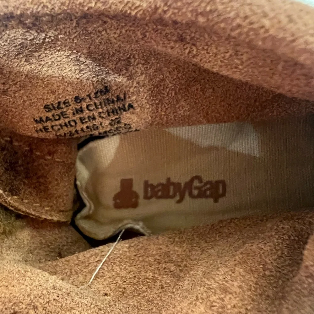 Babygap moccasins 6-12 months